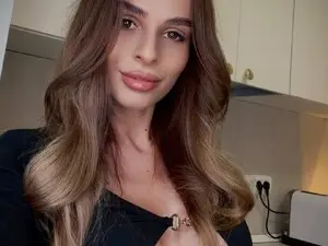 Myfreecams Nude Webcam of ElaraShine