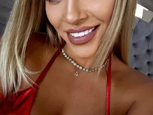 Myfreecams Sex Chat of Lorehottie