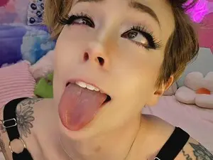 Myfreecams Sex Chat of Riley_Cyriis