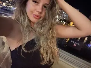 Myfreecams Sex Cam of StrawberryHug