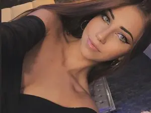 Myfreecams Live Sex Cam of ChantalBlair