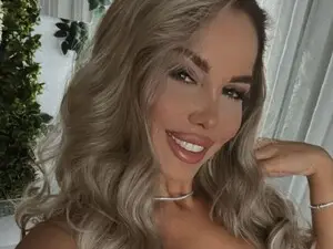 Myfreecams Free Live Porn of ZinaSquirts