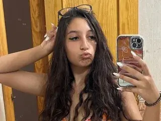 Streamate Free Porn Cam of MaeveSun