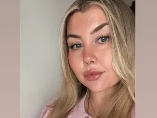 Streamate Live Sex Cam of PeachyPolUK