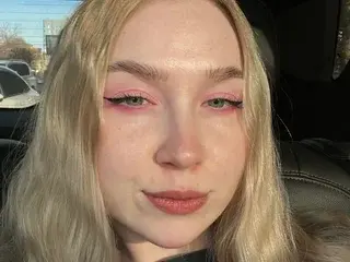 Streamate Private Sex Chat of Lily_Flower69