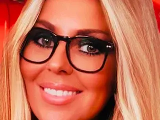 Streamate Adult Webcam of GlamGran