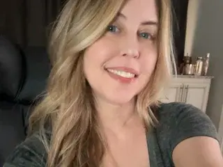 Streamate Live Sex Cam of KayBayBees