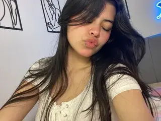 Streamate Free Live Porn of PaulinaMoure