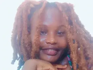 Streamate Private Sex Chat of Petite_me