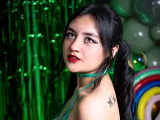 Streamate Live Porn of LucyWalkeer