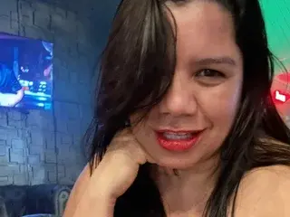 Streamate Watch Live Sex Cams of MatureAnika