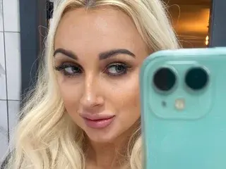 Streamate Adult Video Chat of BlondieBarbieBabe
