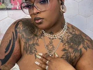 Streamate Free Live Porn of LaylaCumninngss