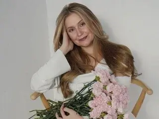 Streamate Watch Live Sex Cams of koroleva70