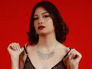 Streamate Live Sex Cam of devinesimone