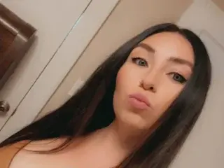 Streamate Free Live Porn of MilfyLucy91