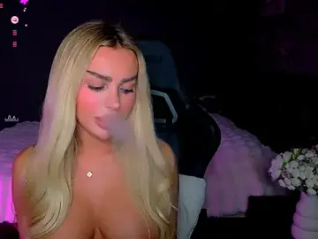Stripchat Live Sex Cam of Ayla__Demir