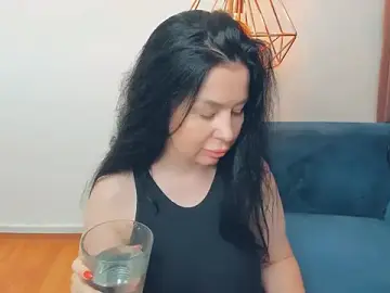 Stripchat Live Sex Cam of BrilliantGirll