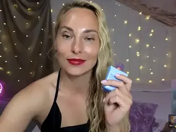 Stripchat Live Sex Cam of AdeleLady