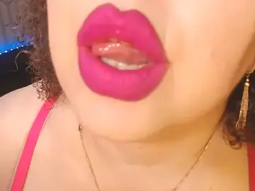 Stripchat Live Sex of BustyKatty