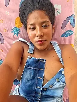 Stripchat Nude Webcam of emily_fox01