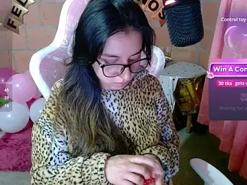 Stripchat Free Porn Cam of Maggie_Fox3