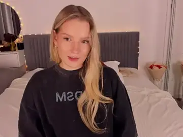 Stripchat Best live sex cam show of CassieRayss