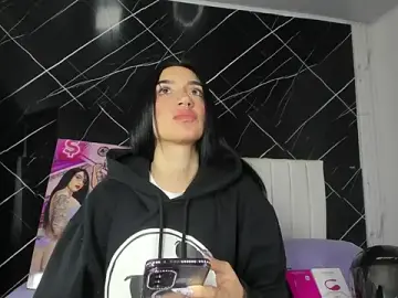 Stripchat Watch Live Sex Cams of Candy_leilaa3