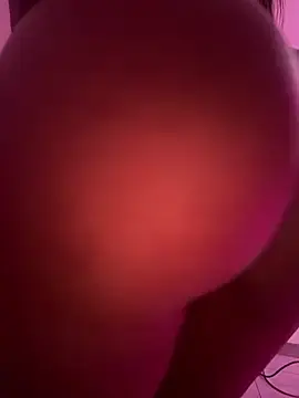 Stripchat Live Sex Cam of izanmiller2001