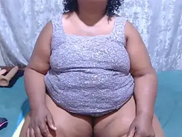Stripchat Free Porn Cam of MatureBootyBabe4Uxx