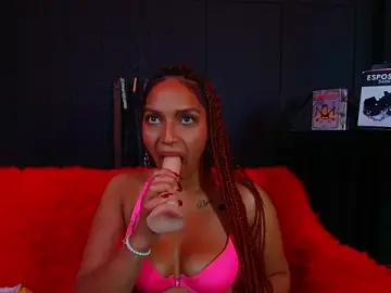 Stripchat Live Sex Cam of Briana_pratt