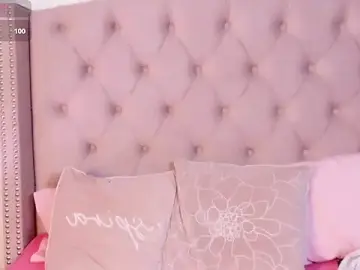 Stripchat Live Porn of vintoria_cherry