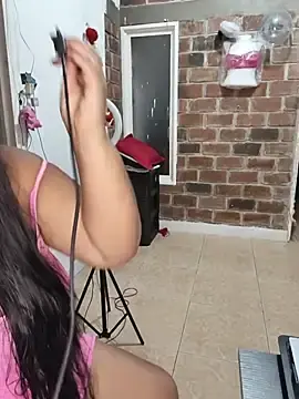 Stripchat Live Sex Cam of NARNYALABELLA