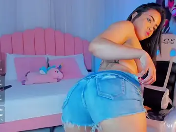 Stripchat Free Porn Cam of Sara_Donowan