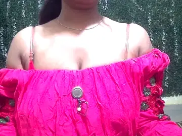 Stripchat Adult Webcams of Ruhi_Hotty