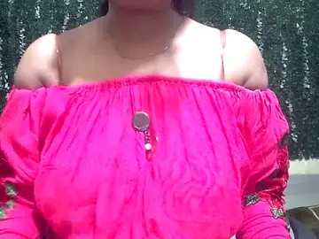 Stripchat Nude Webcam of Ruhi_Hotty