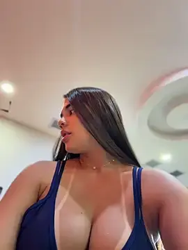 Stripchat Adult Webcam of BellaLeclair