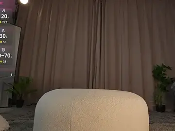 Stripchat Live Sex Cam of KaryCherry