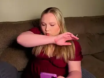 Stripchat Sex Cam of PhatAssBlond