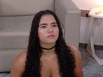 Stripchat Live Sex Cam of ZaraReyes