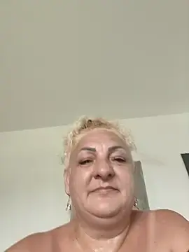 Stripchat Free Porn Cam of clarabbw47