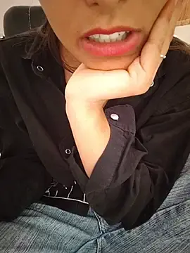 Stripchat Free Live Porn of miss_queen_3202