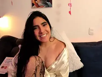 Stripchat Live Sex Cam of Serenity_Day