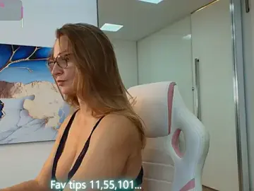 Stripchat Adult Webcam of Milf_Tea