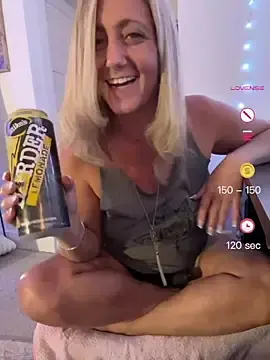 Stripchat Live Sex of FoxyMillie