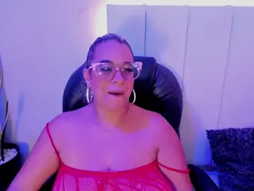 Stripchat Best Webcam of MHONIKBELUCCI