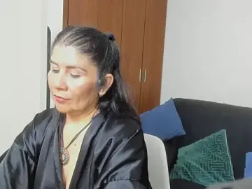 Stripchat Free Live Porn of kiraGeiner