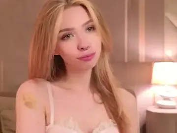 Stripchat Live Sex Cam of Sierra_Fane
