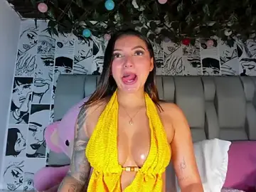 Stripchat Sex Cam of LucyRosse