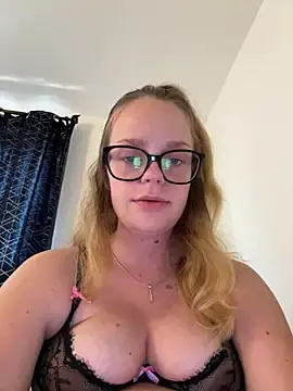 Stripchat Live Sex Cam of Kell1016-